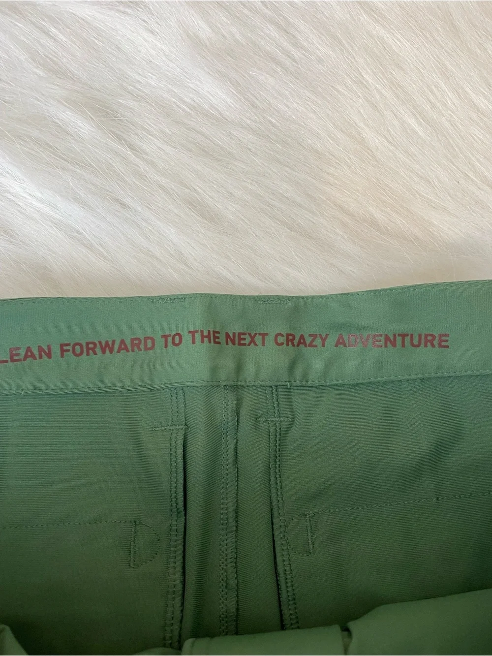 Rhône Momentum Men's Green Performance Shorts 30 x 6